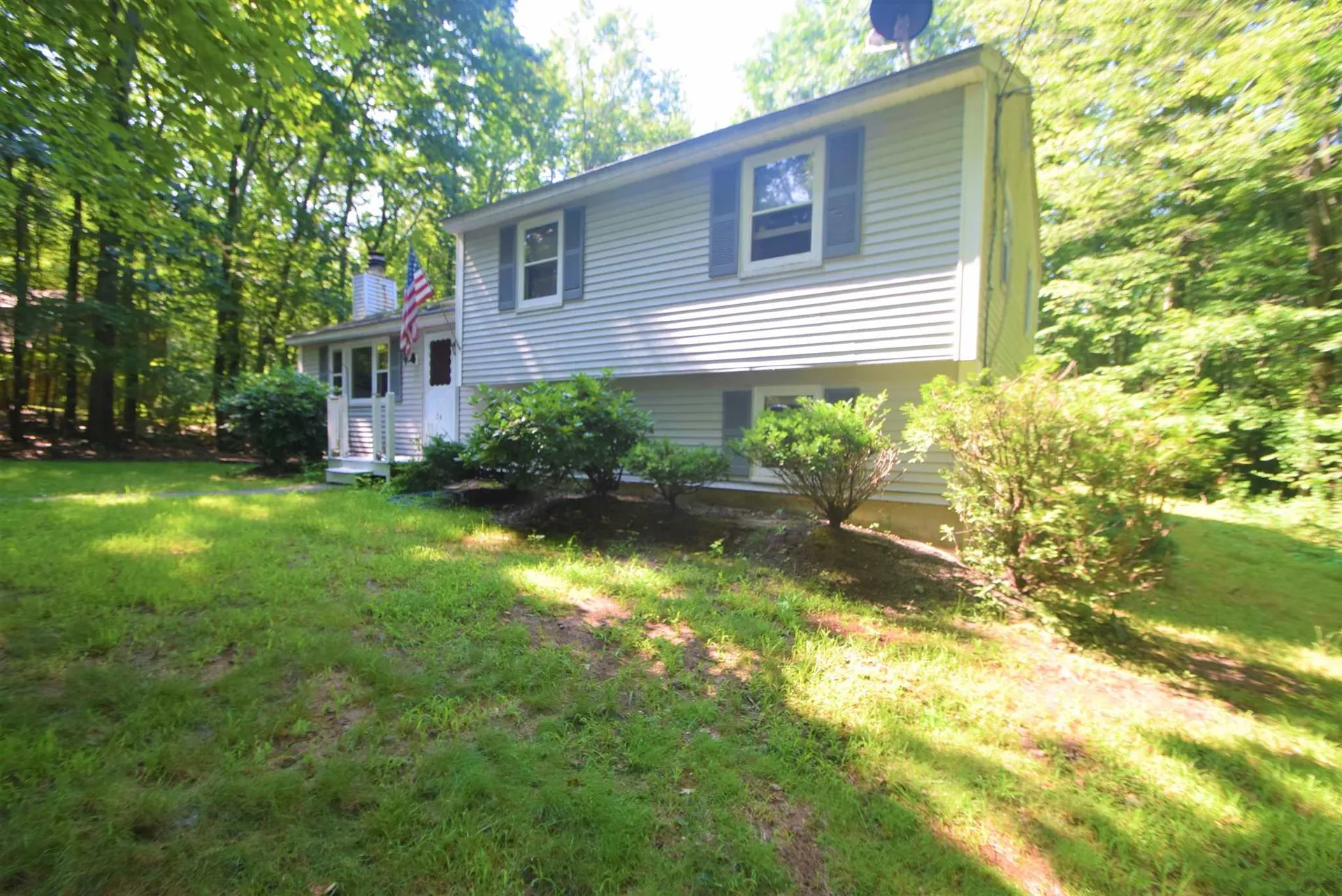 24 Ledgewood Drive Derry NH 03038