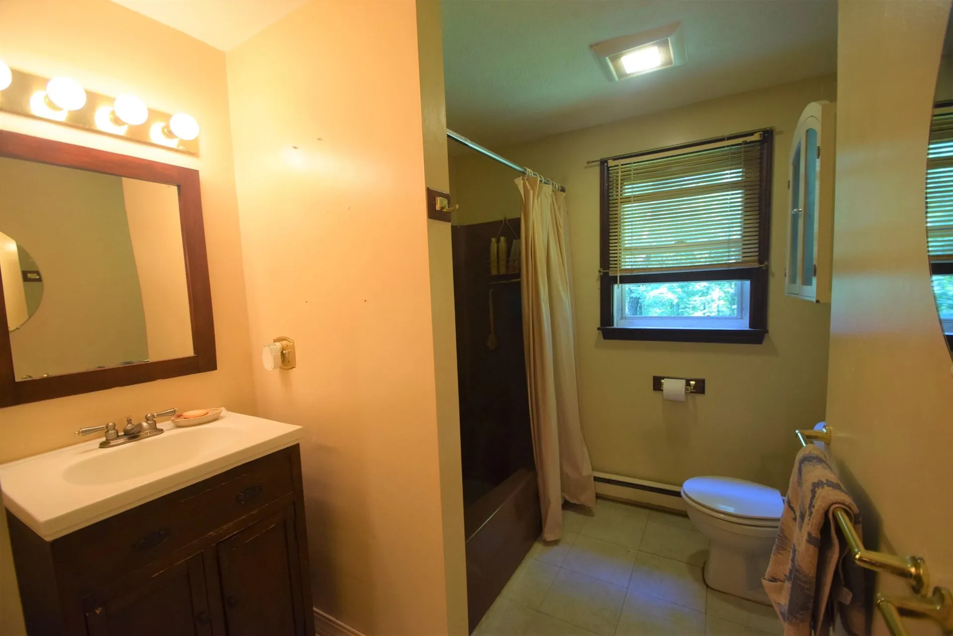 24 Ledgewood Drive Derry NH 03038