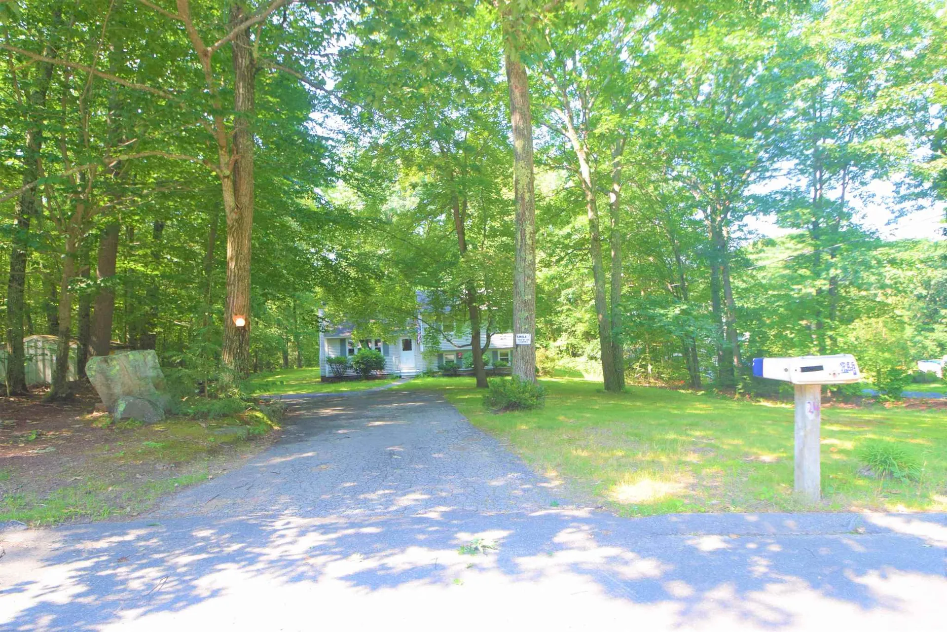 24 Ledgewood Drive Derry NH 03038