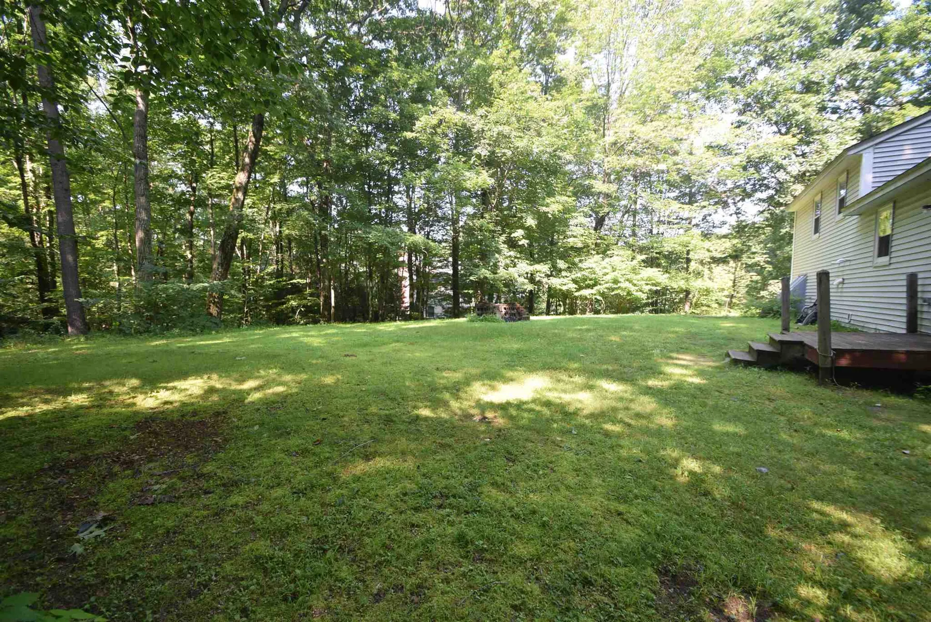 24 Ledgewood Drive Derry NH 03038