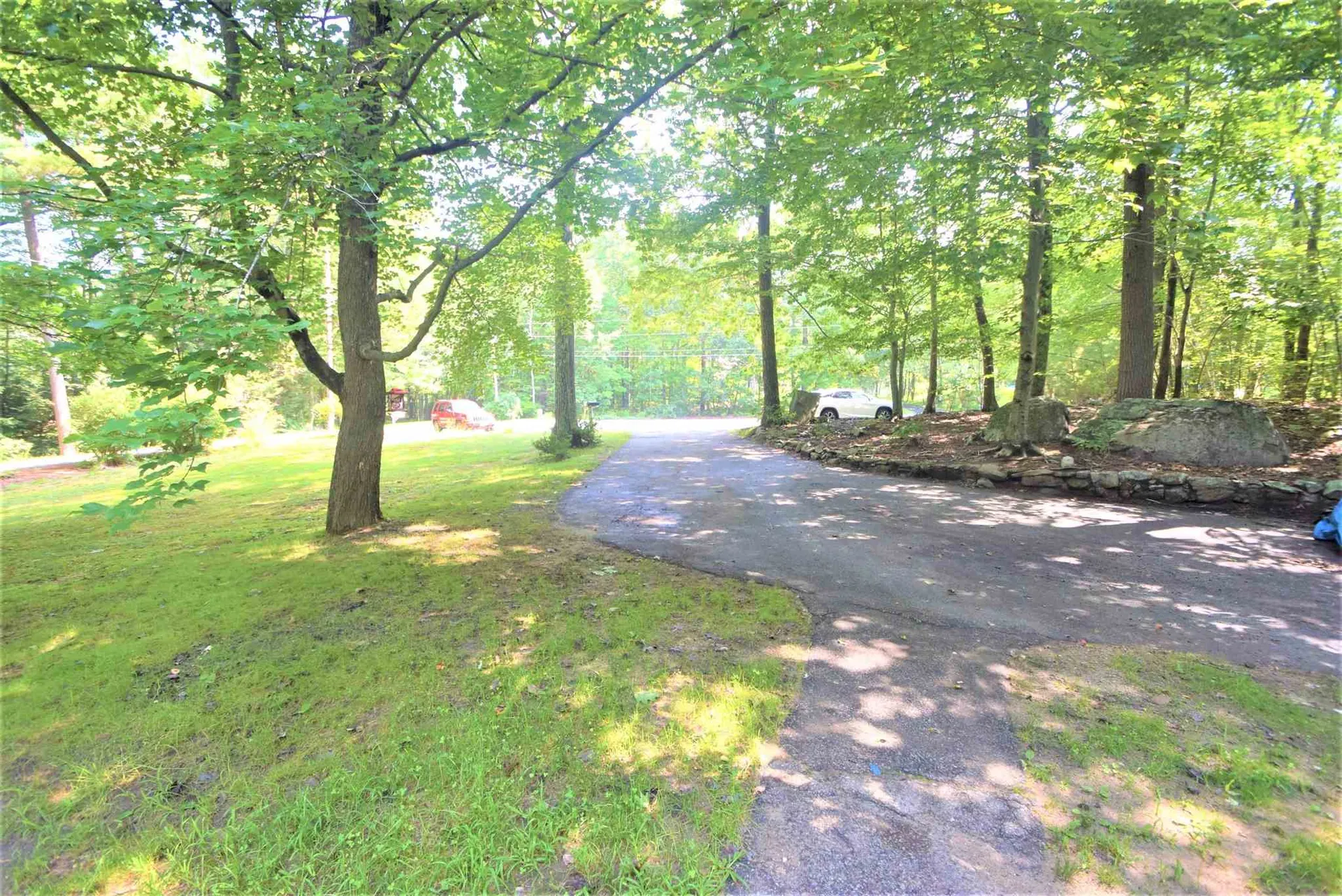 24 Ledgewood Drive Derry NH 03038