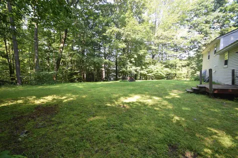 24 Ledgewood Drive Derry NH 03038