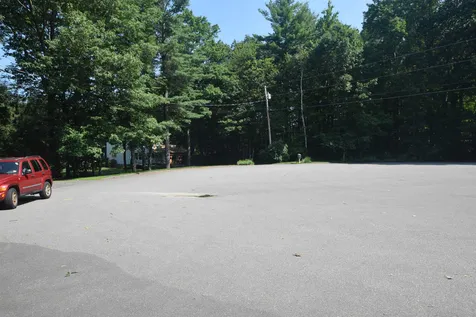 24 Ledgewood Drive Derry NH 03038
