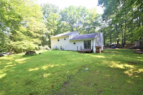24 Ledgewood Drive Derry NH 03038