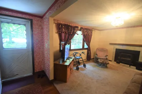 24 Ledgewood Drive Derry NH 03038
