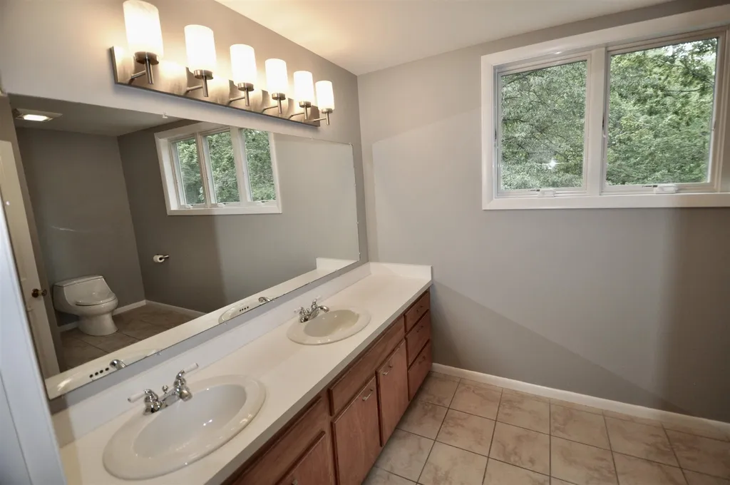 27 Orchard Drive Hollis NH 03049