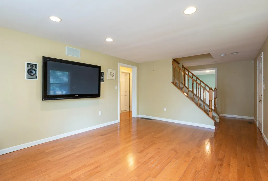 16 Huckleberry Lane Hampton NH 03842