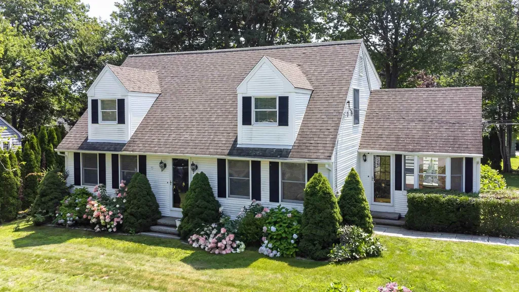 16 Huckleberry Lane Hampton NH 03842