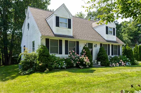 16 Huckleberry Lane Hampton NH 03842