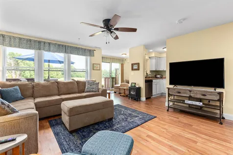 28 Dustin Homestead Rochester NH 03867