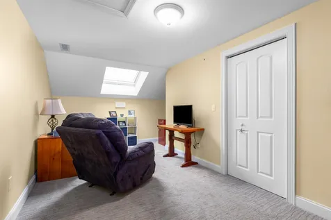 28 Dustin Homestead Rochester NH 03867