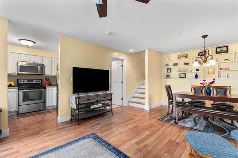 28 Dustin Homestead Rochester NH 03867