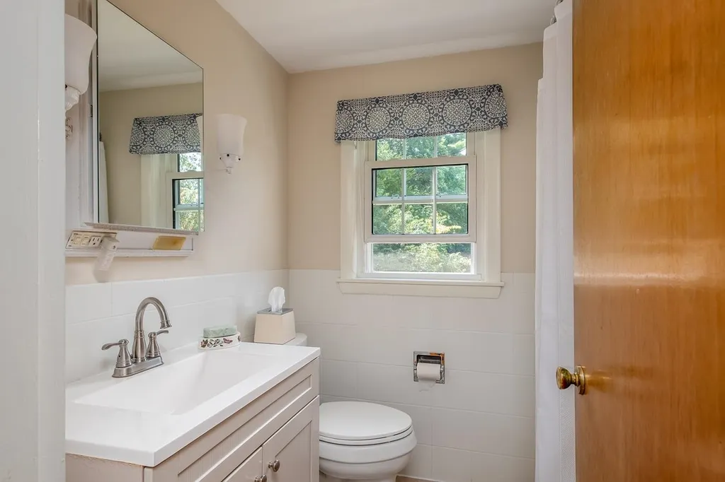 6 Concord Way Dover NH 03820