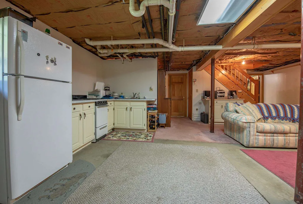 79 Castle Lane Bristol NH 03222