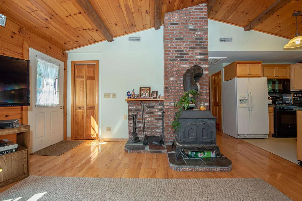 79 Castle Lane Bristol NH 03222