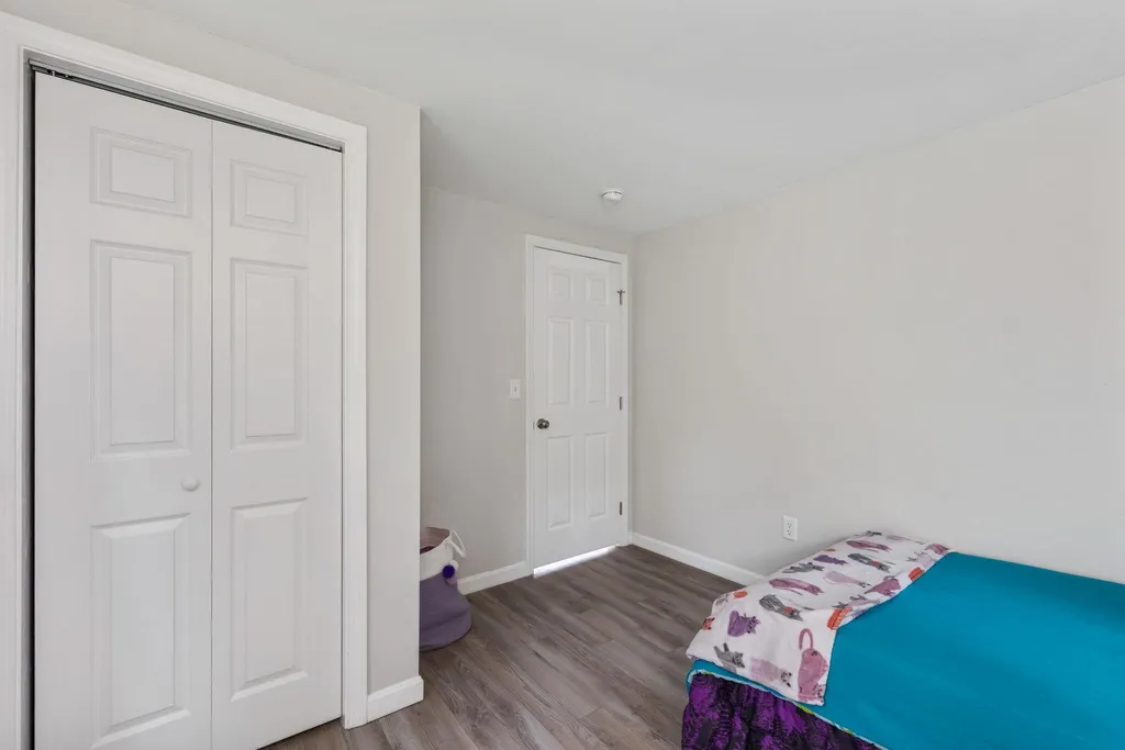 30 Seaman Point Road Nottingham NH 03290