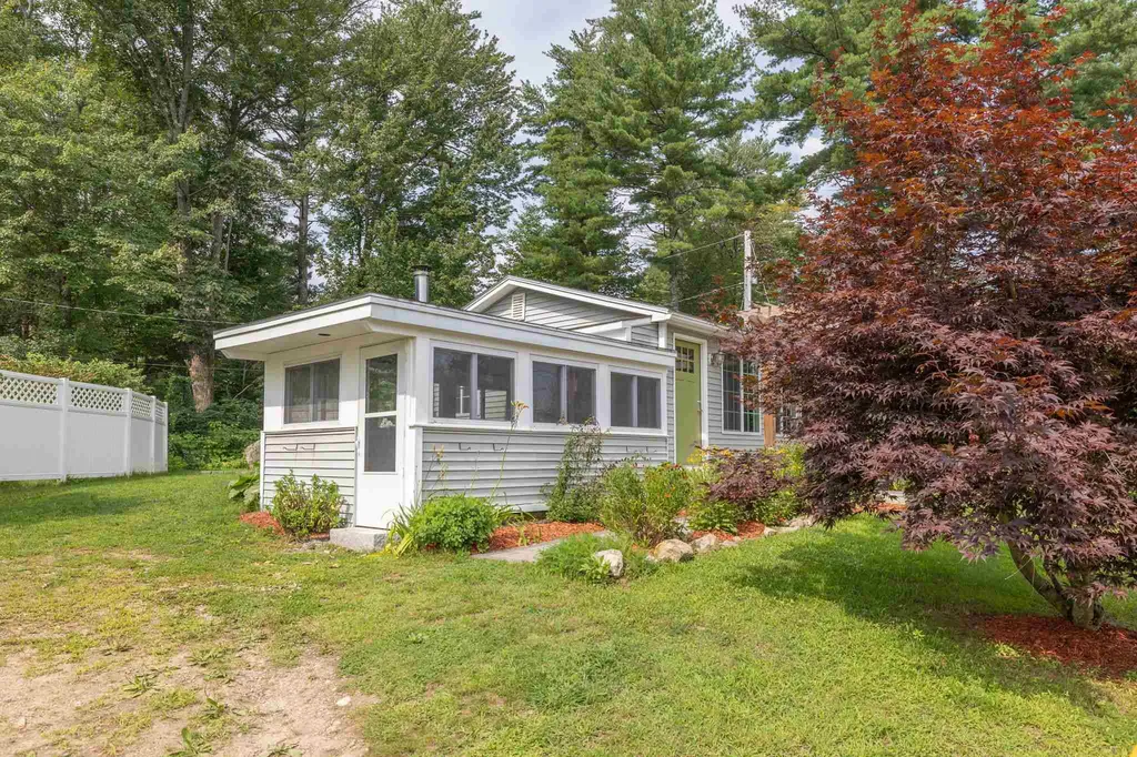 30 Seaman Point Road Nottingham NH 03290