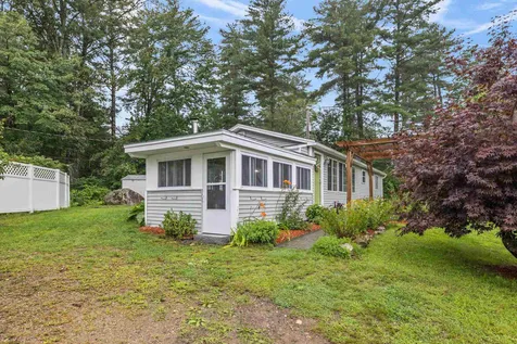 30 Seaman Point Road Nottingham NH 03290