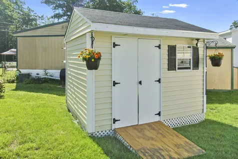 12 Black Forest Road North Hampton NH 03862