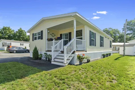 12 Black Forest Road North Hampton NH 03862