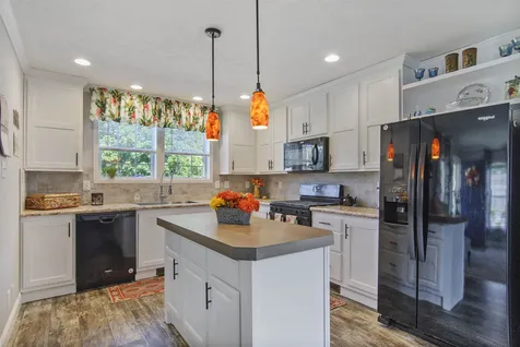 12 Black Forest Road North Hampton NH 03862