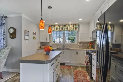 12 Black Forest Road North Hampton NH 03862