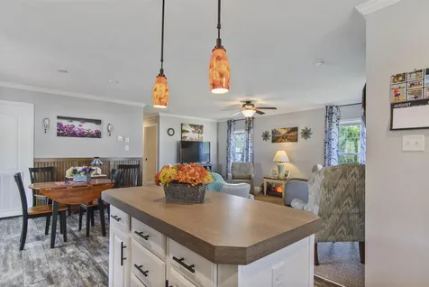 12 Black Forest Road North Hampton NH 03862