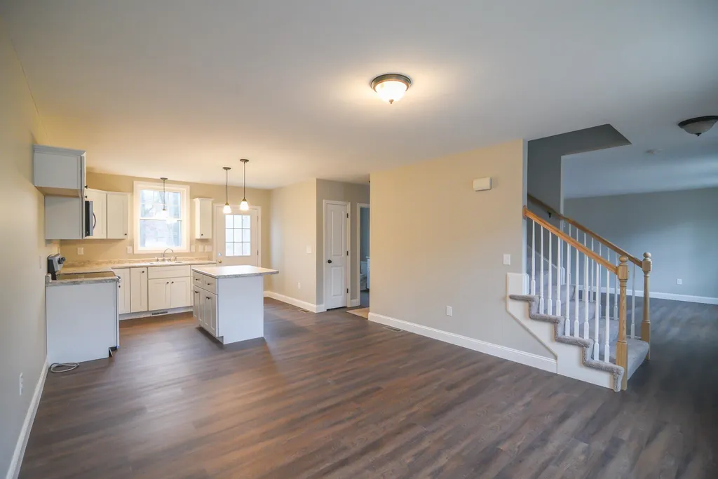 38 Regina Avenue Raymond NH 03077