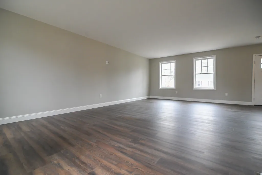 38 Regina Avenue Raymond NH 03077