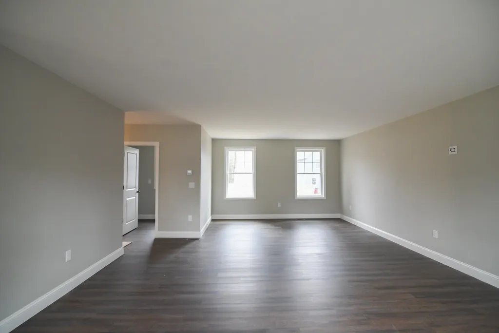 38 Regina Avenue Raymond NH 03077