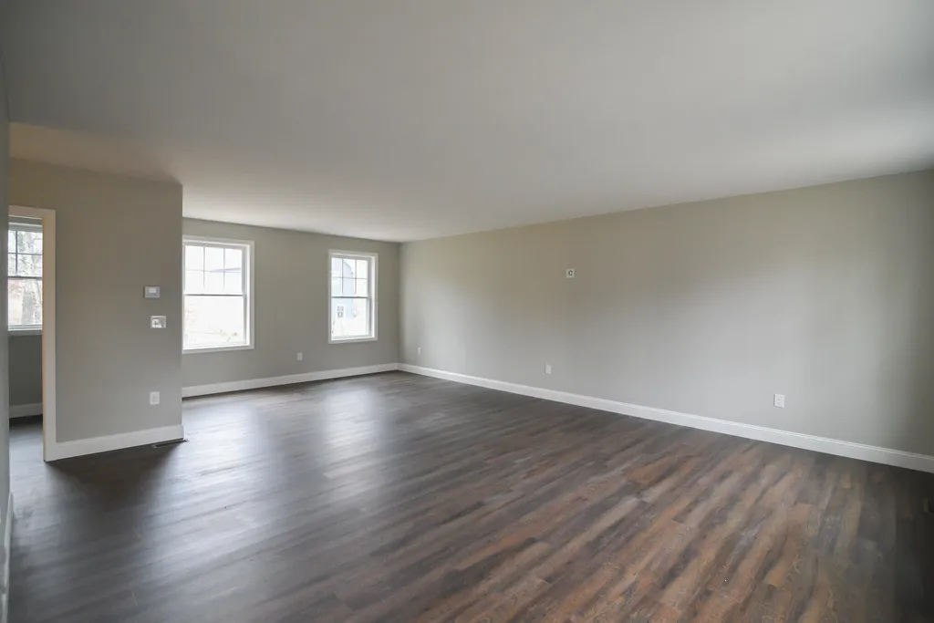 38 Regina Avenue Raymond NH 03077