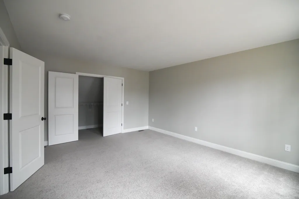 38 Regina Avenue Raymond NH 03077