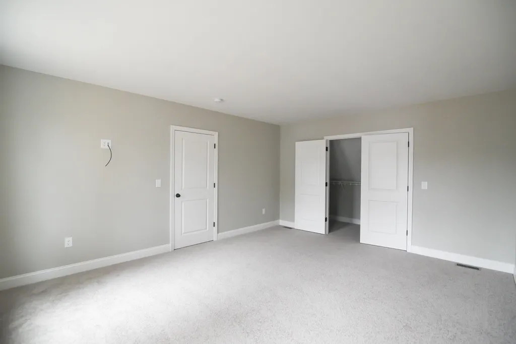 38 Regina Avenue Raymond NH 03077