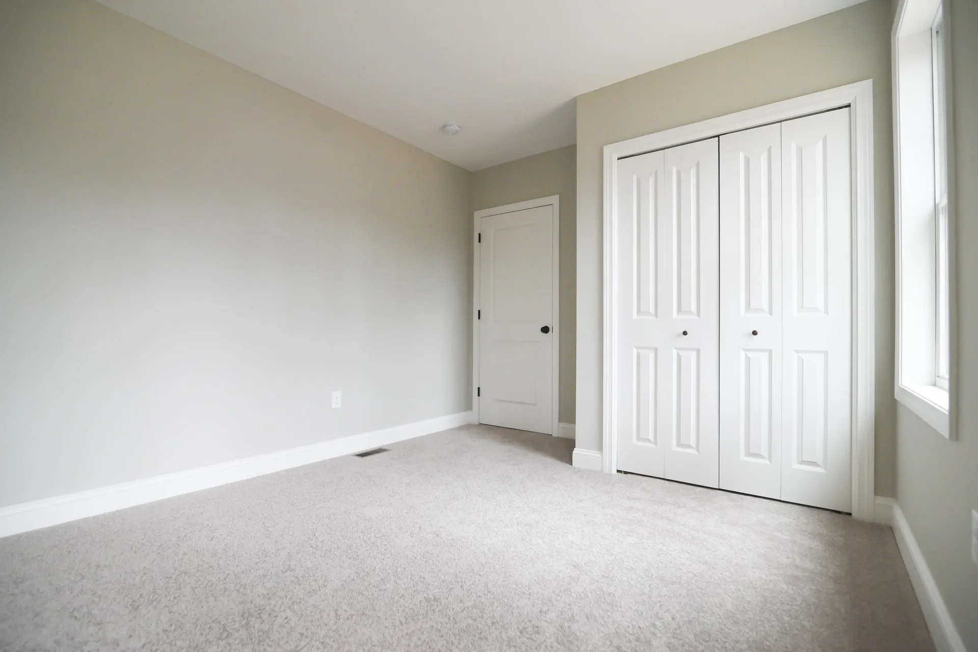 38 Regina Avenue Raymond NH 03077