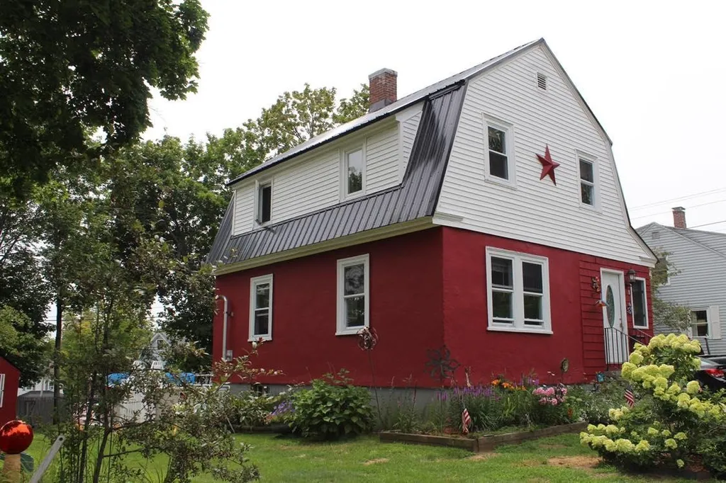 8 Ridgeway Avenue Sanford ME 04073