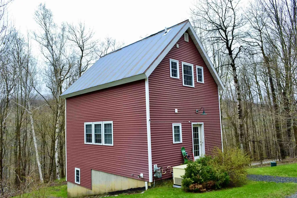 82 Vickery Hill Road Warren VT 05674