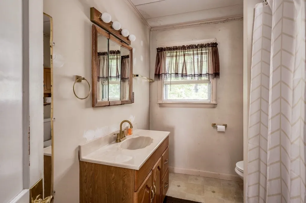 88 West High Street Somersworth NH 03878