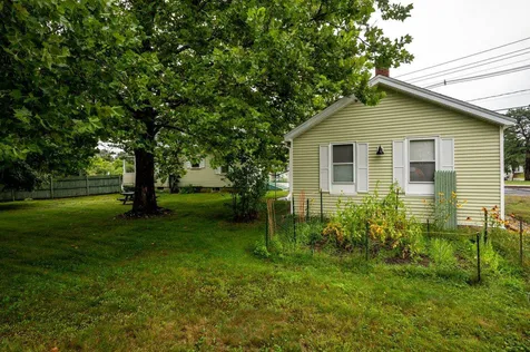 88 West High Street Somersworth NH 03878