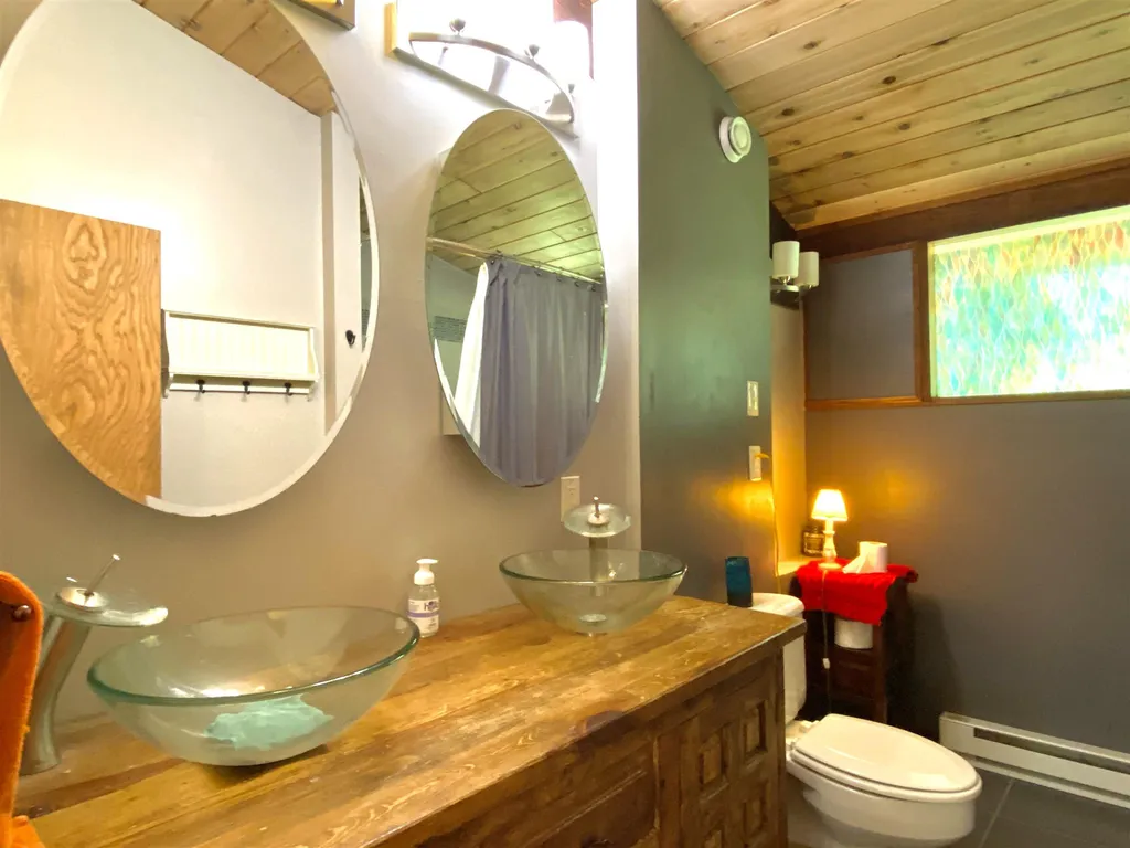 91 Morey Lane Hartford VT 05059