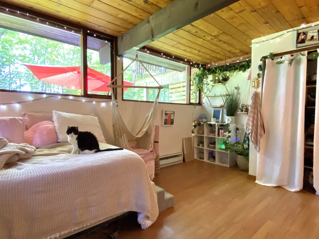 91 Morey Lane Hartford VT 05059