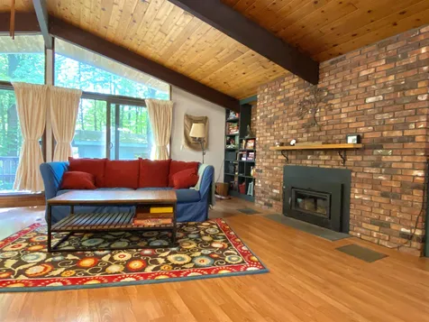 91 Morey Lane Hartford VT 05059