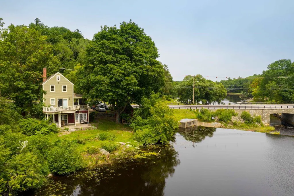 14 Newmarket Road Durham NH 03824