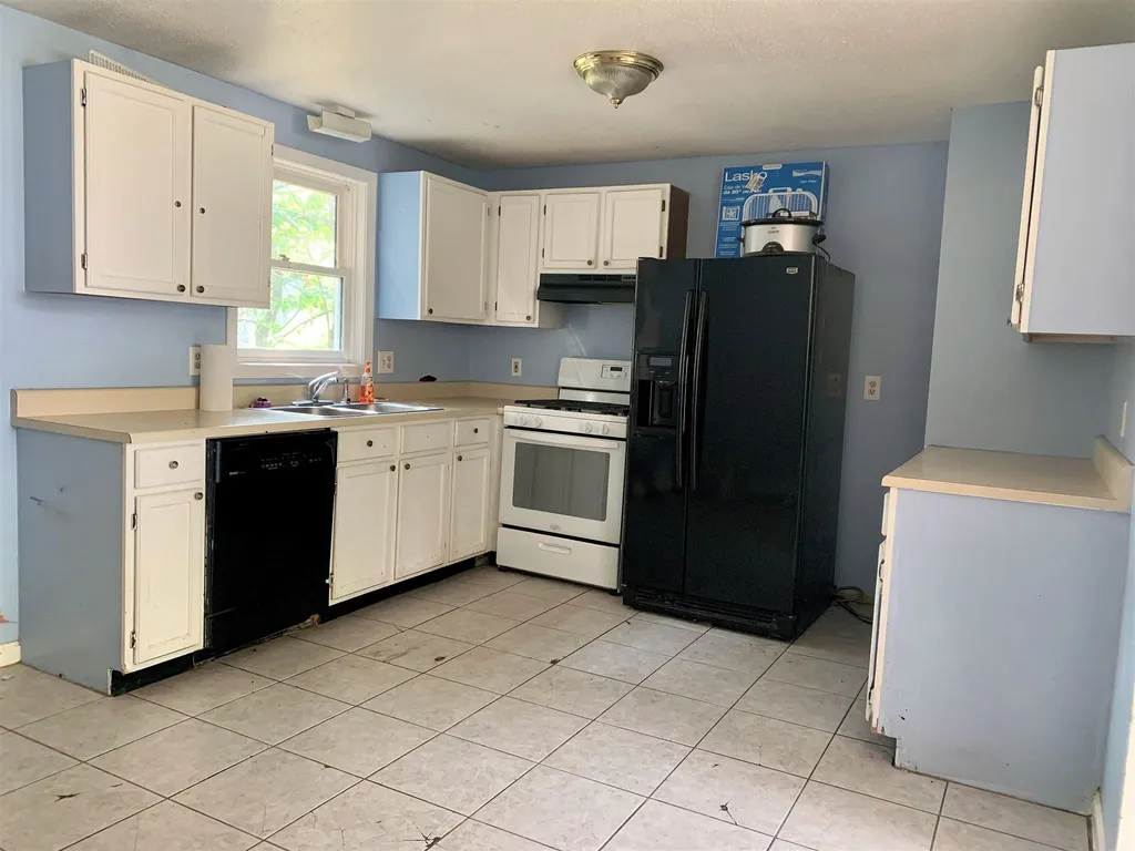 5 Kirsten Avenue Rochester NH 03867