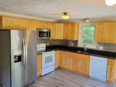 93r Fordway Extension Derry NH 03038
