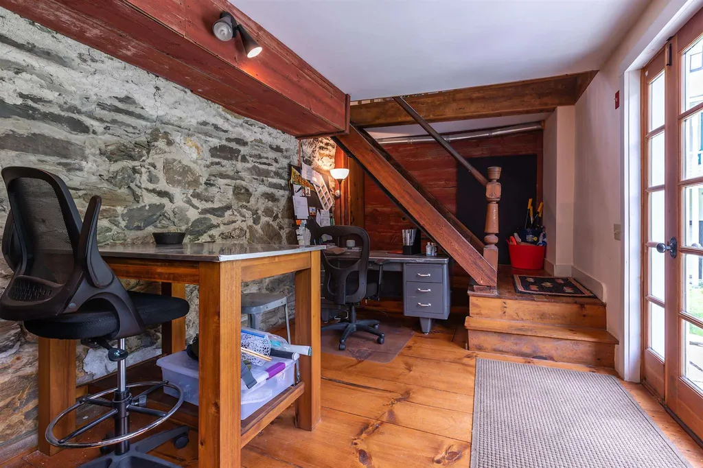 98 School Street Pawlet VT 05761-9662