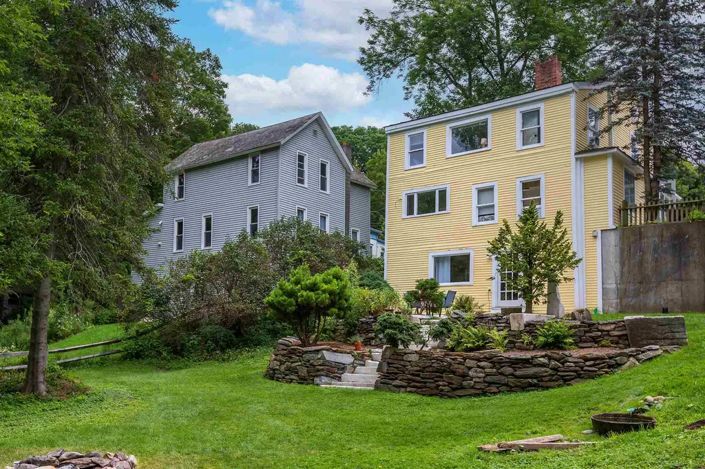 98 School Street Pawlet VT 05761-9662
