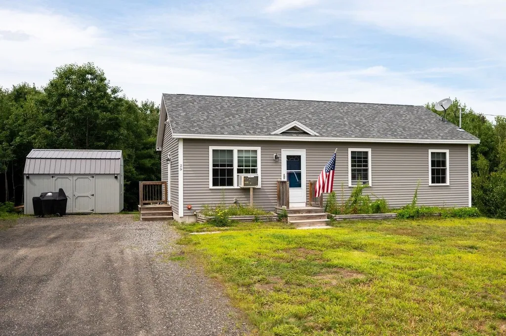 29 Moose Lane Lebanon ME 04027