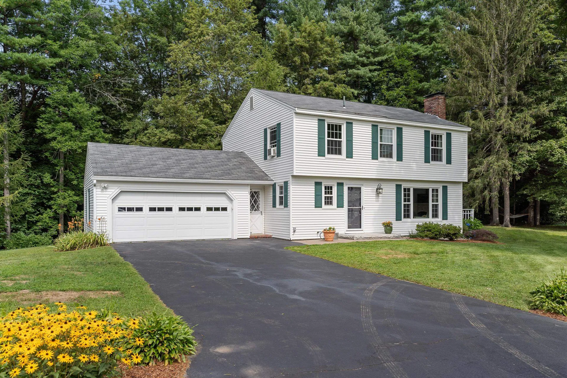 8 Sabra Circle Derry NH 03038