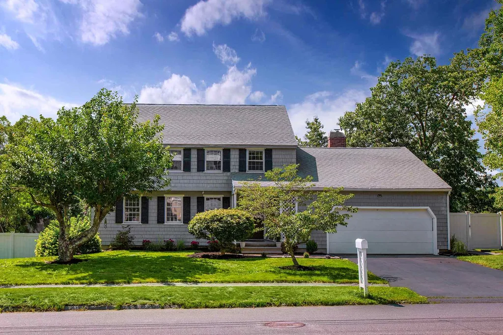 39 Pinehurst Avenue Nashua NH 03062