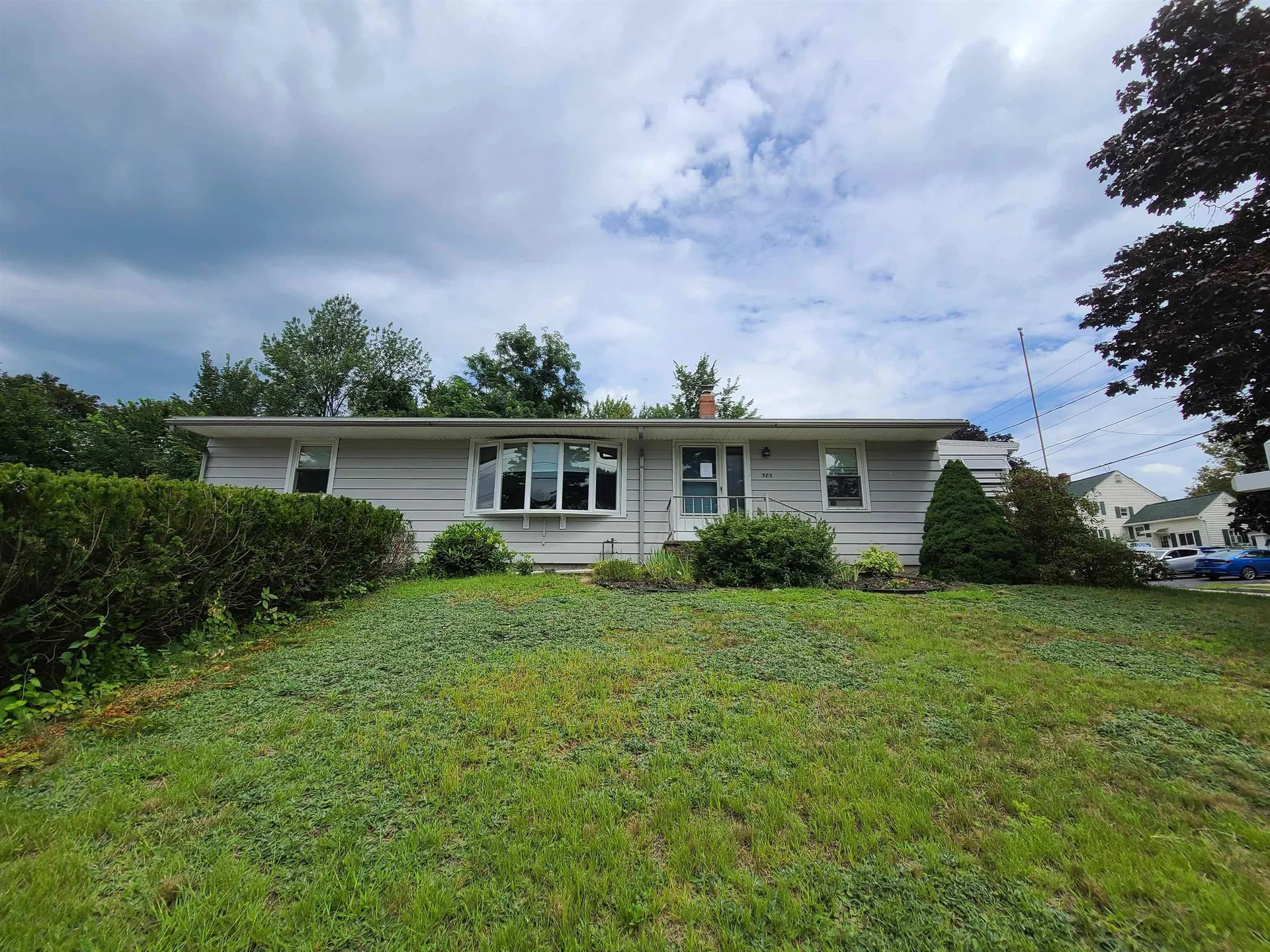 585 Kelley Street Manchester NH 03102-2811